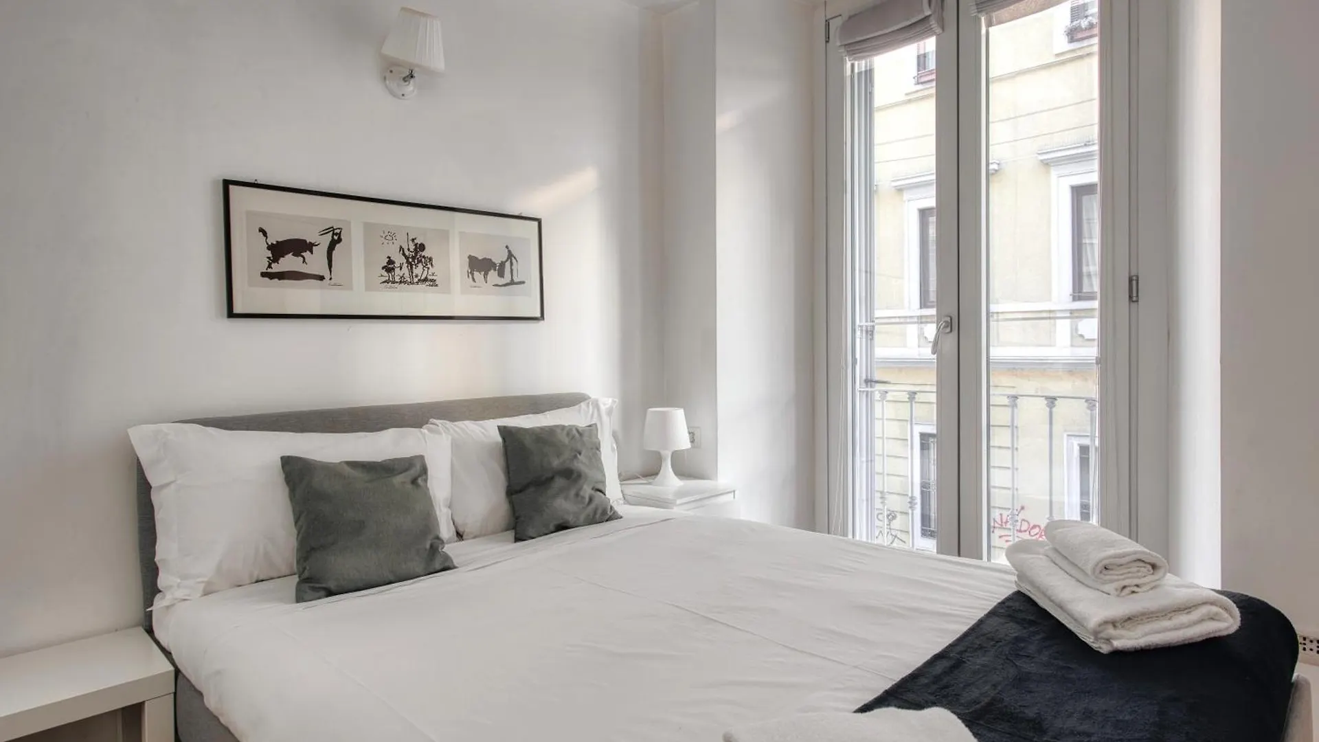 Just Urban Stays - Nice Apartment - Corso Genova Milano İtalya